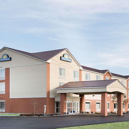 Days Inn By Wyndham Watertown Fort Drum Evans Mills Exterior foto