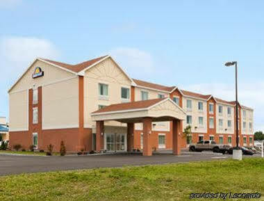 Days Inn By Wyndham Watertown Fort Drum Evans Mills Exterior foto